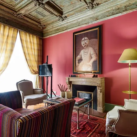 M Maison Particuliere Гостьовий будинок 4*